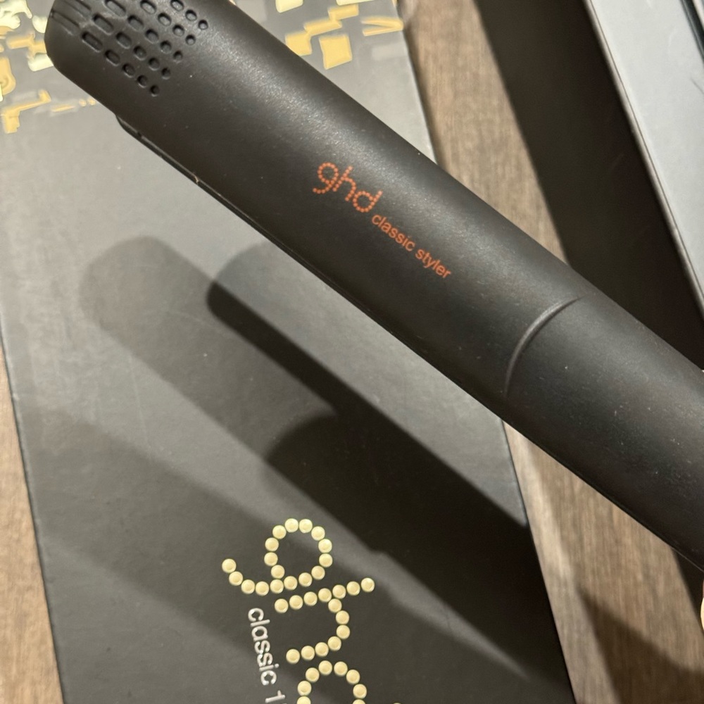 ghd Original 1” Flat Iron - Picture 4 of 5